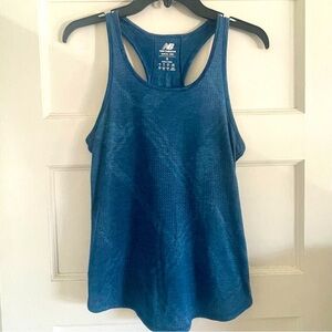 New Balance women’s swingy running tank top